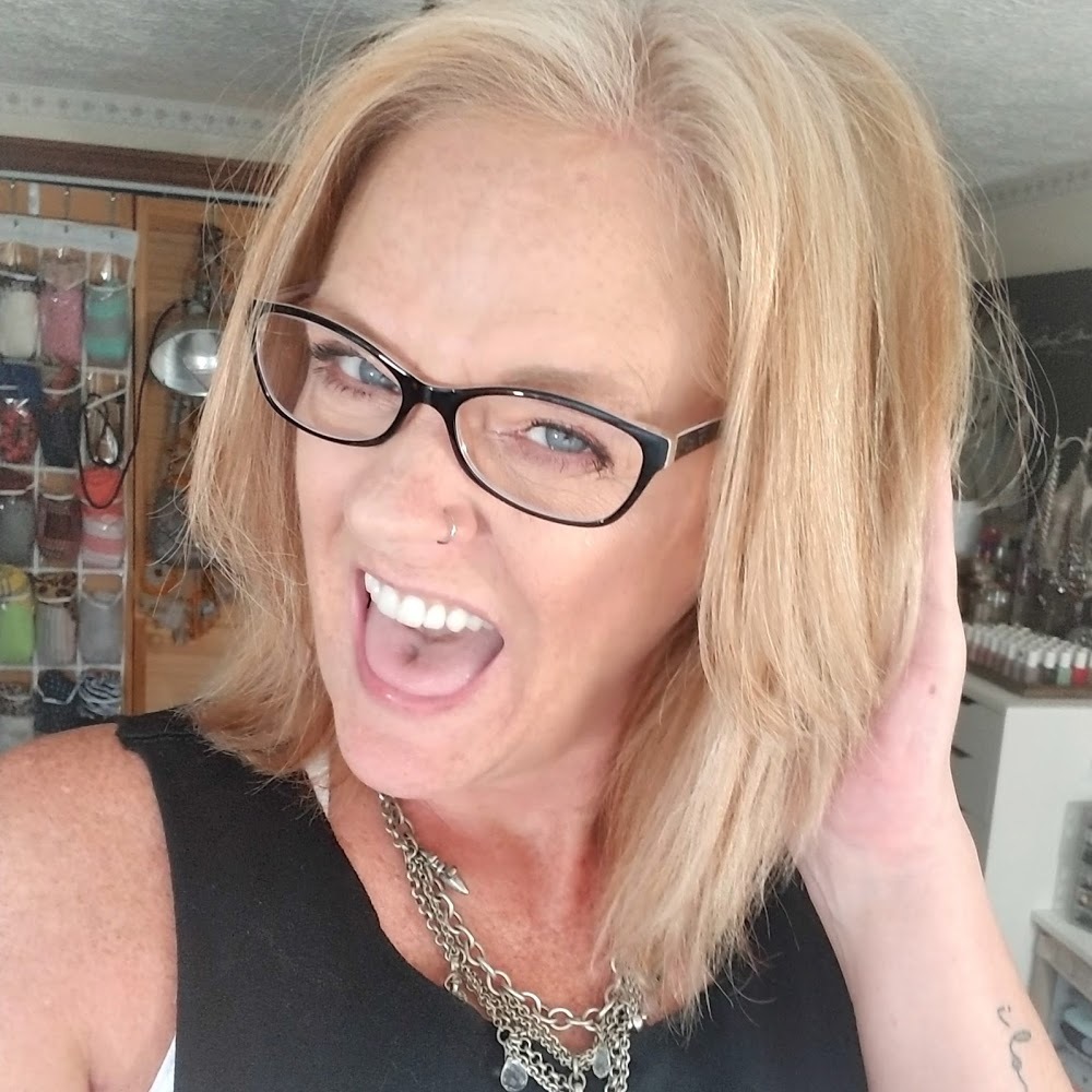 Meet your Posher, Lori